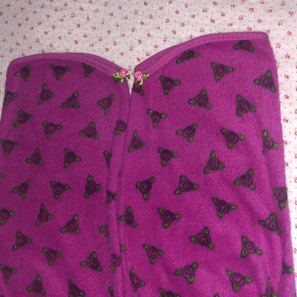 Vintage Betsey Johnson •  V-Neck  Floral Patterned Sleep Shirt - Picture 5 of 7